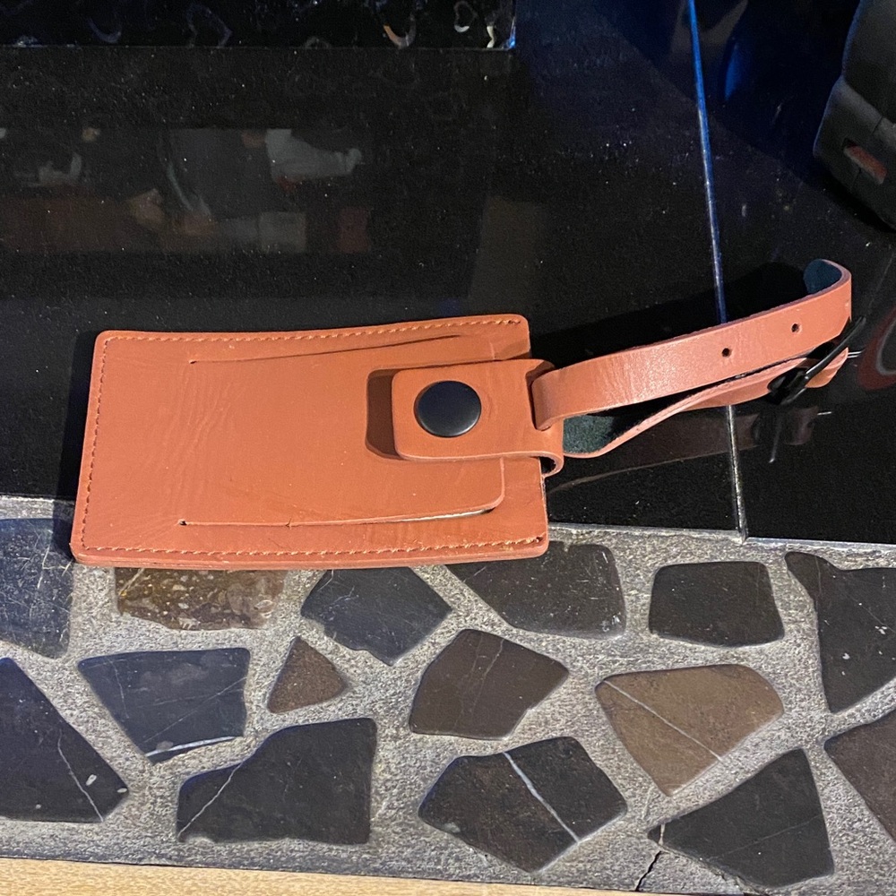 Buxton genuine Leather Luggage Tag in Saddle Brown
